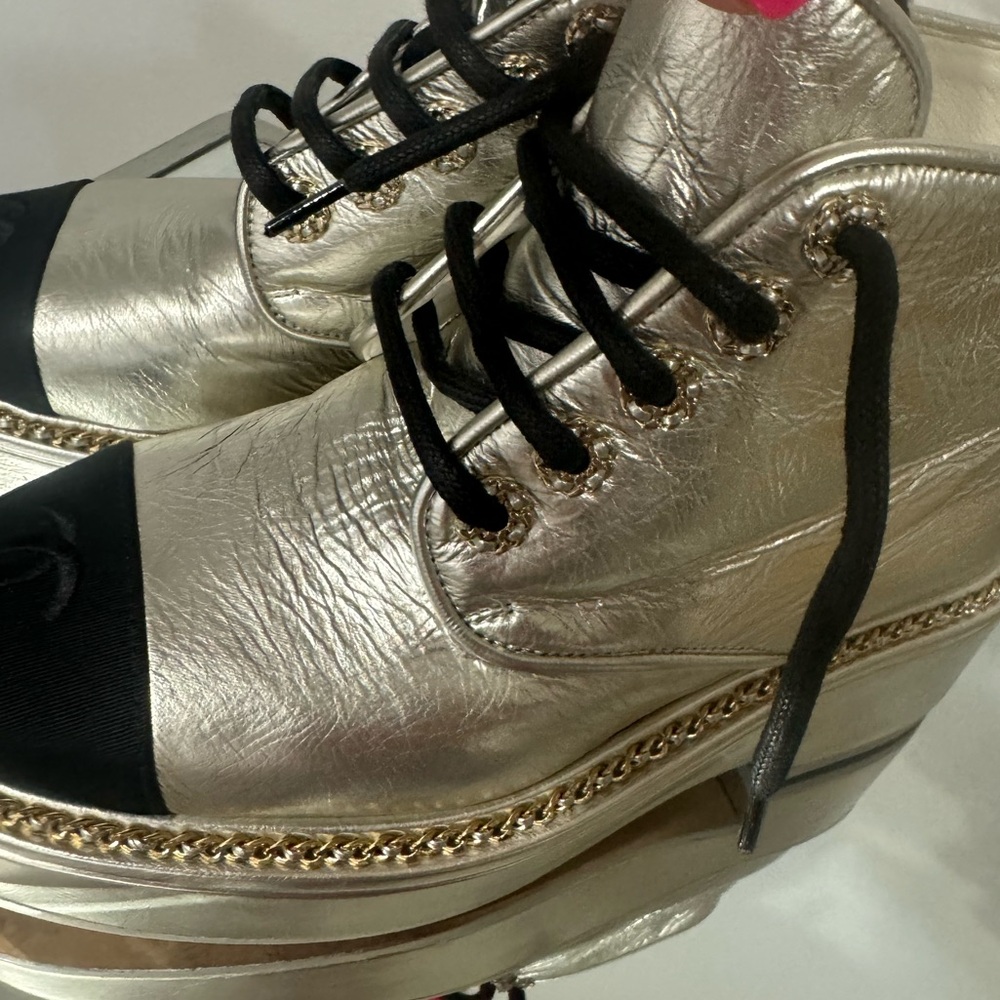 CHANEL BOOTS - Picture 15 of 16